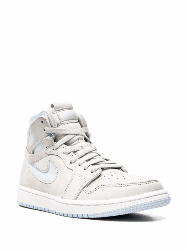 AIR JORDAN 1 RETRO HIGH HYPER ROYAL - Image 2